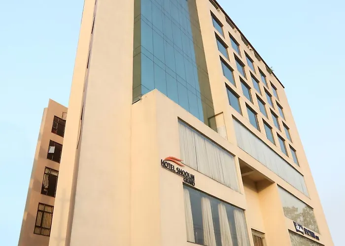 Hotel Aroma Suites Delhi Airport